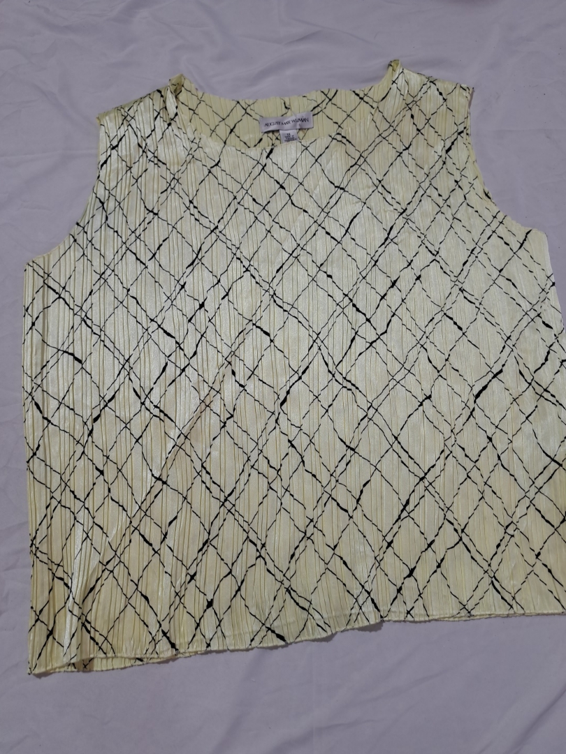 Women's Pleated Sleeveless Top