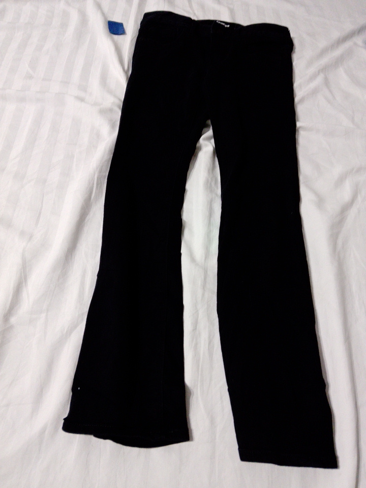 Pantaloni neri a zampa d'elefante