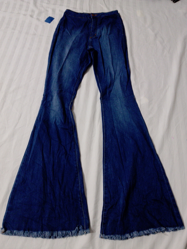 フレアジーンズ