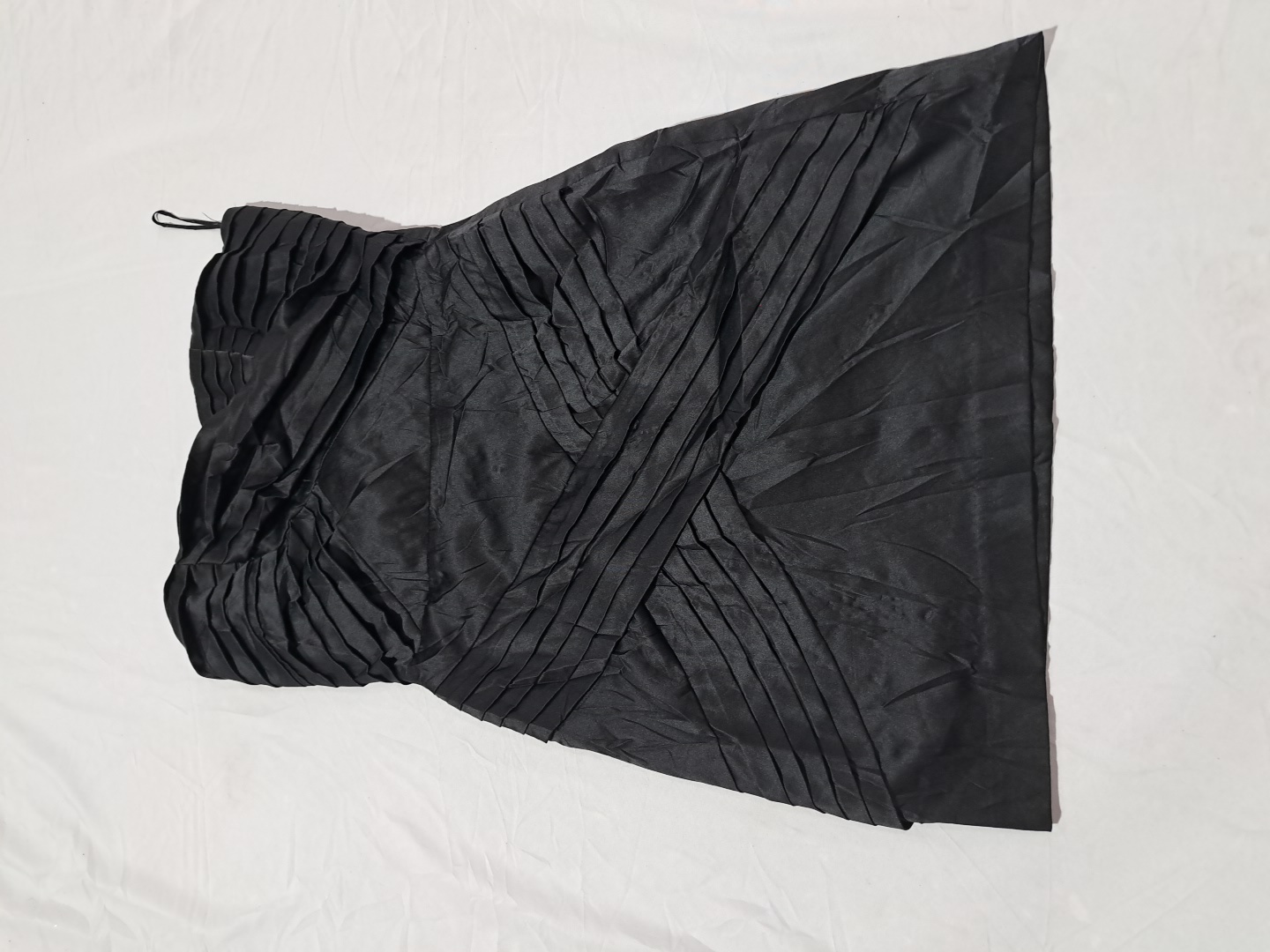 Abito strapless nero arricciato