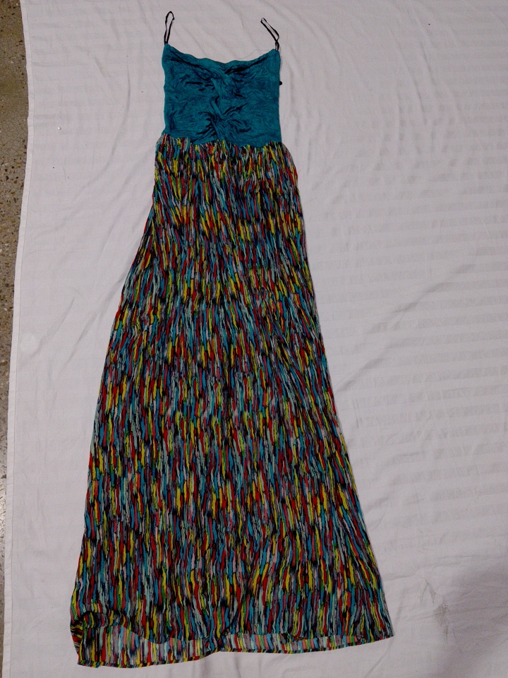 Mehrfarbiges trägerloses Maxikleid