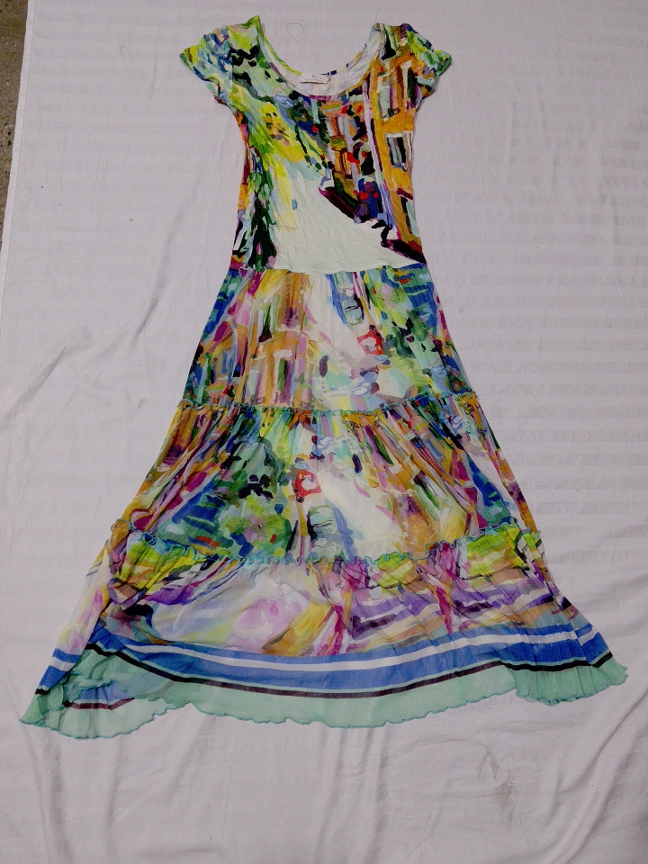 Mehrfarbiges Blumenkleid