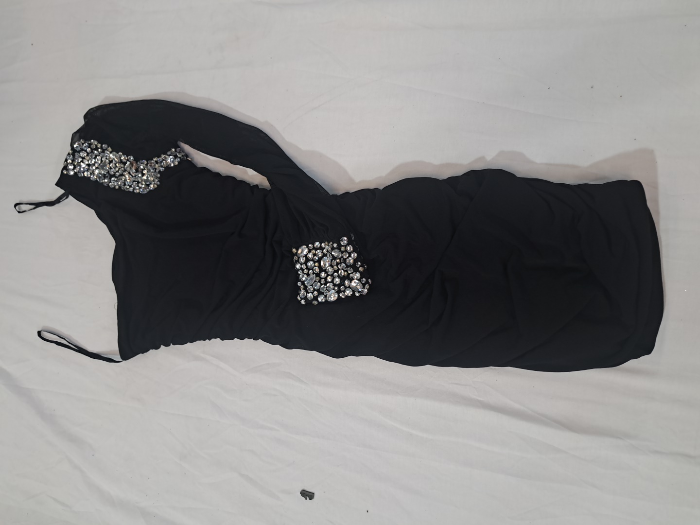 Ein-Schulter Perlen Bodycon Kleid