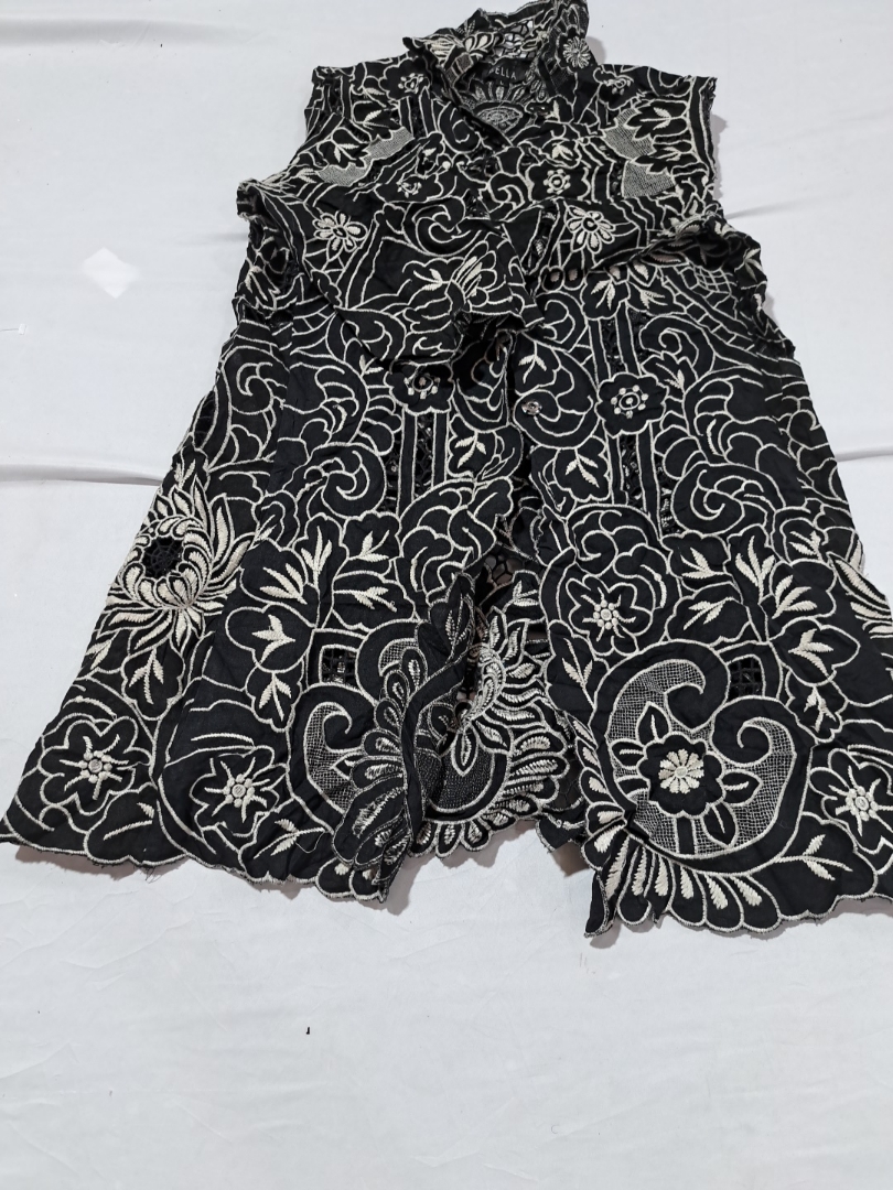 花柄のジャンプスーツ