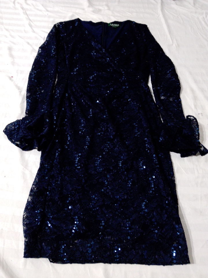 Robe bleue marine à paillettes