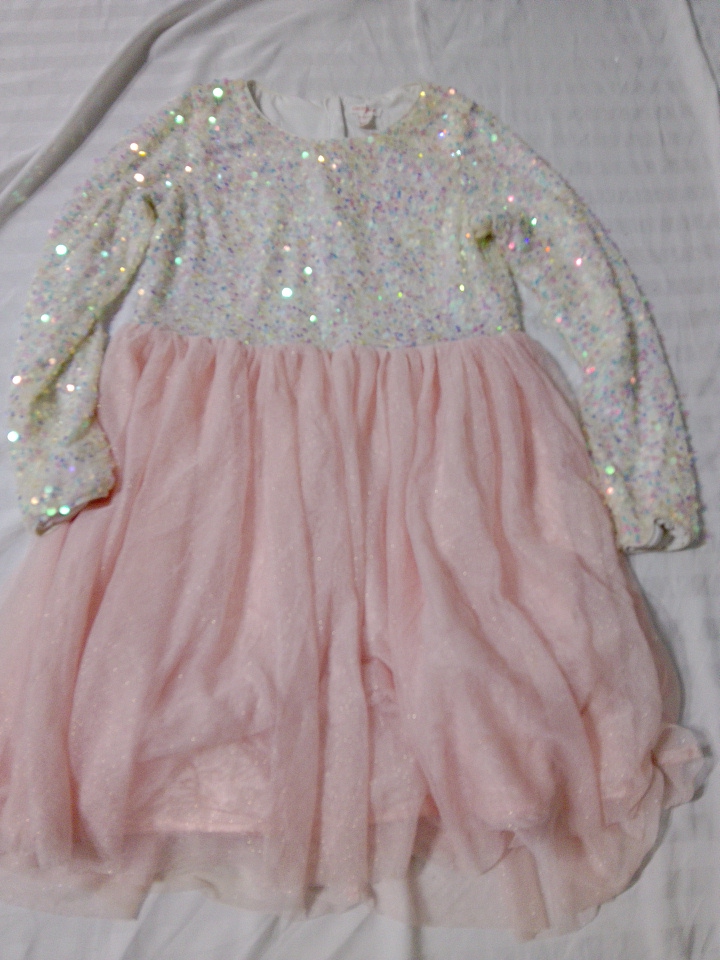 Glitzerndes pinkes Kleid