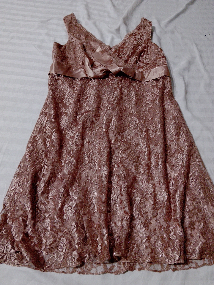 ブラウンレースドレス