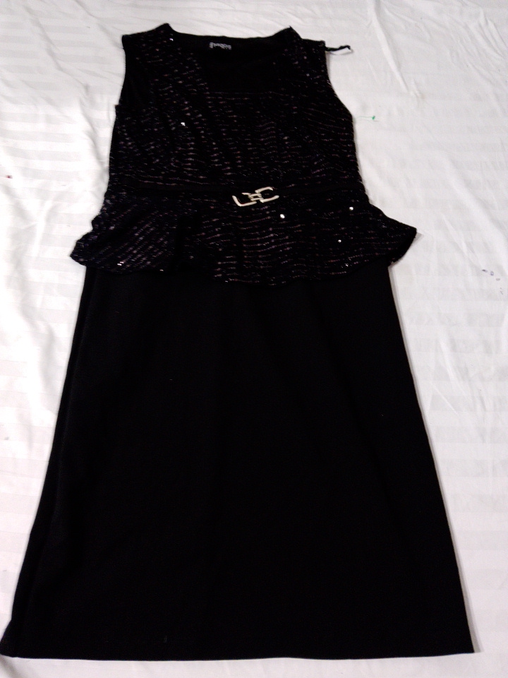 Robe à paillettes noires