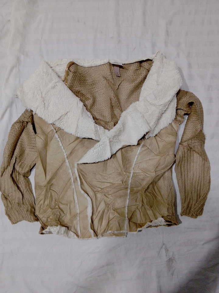 「Knox Rose ベージュ ニット トップ」