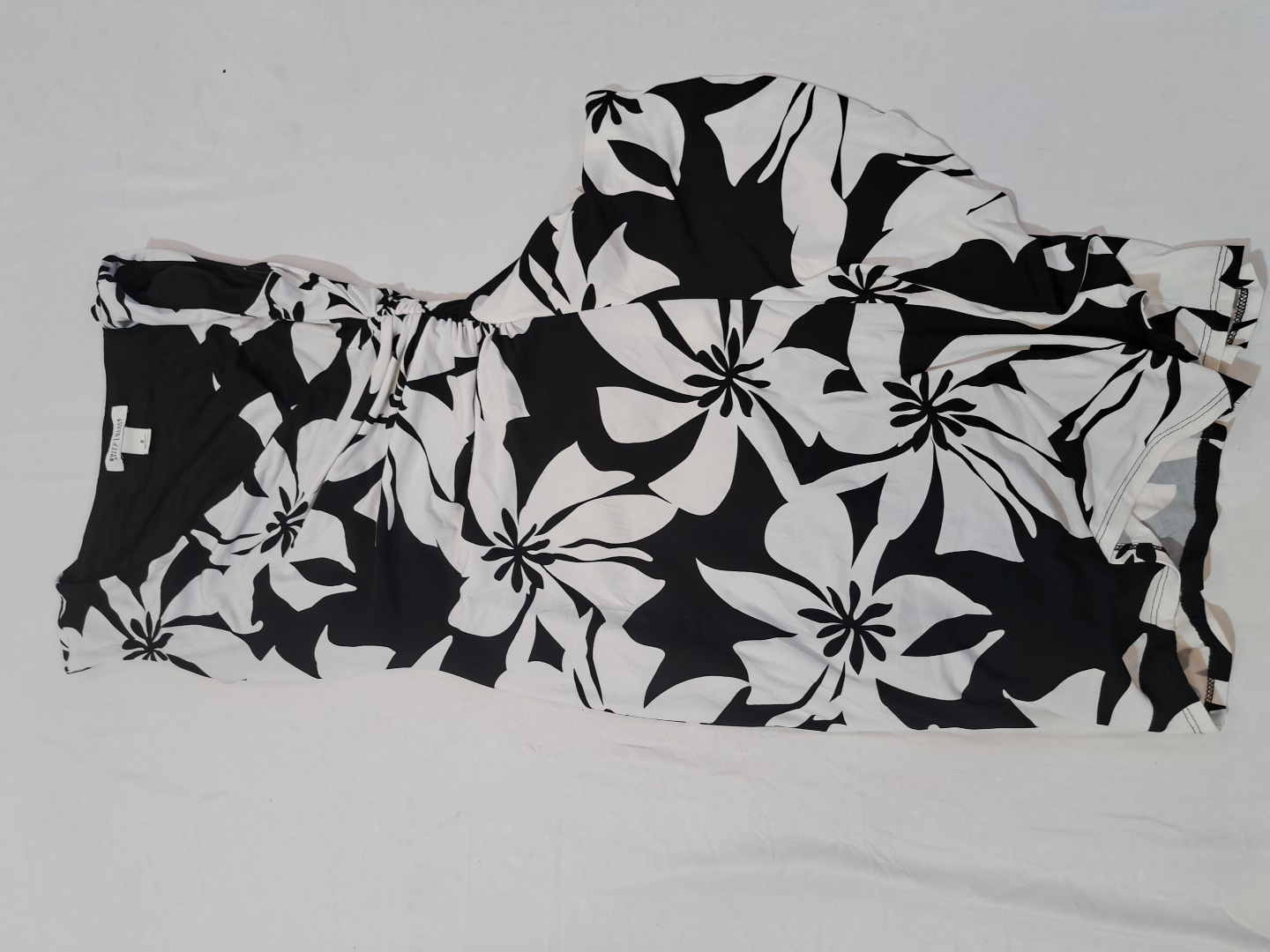 Vestito floreale bianco e nero