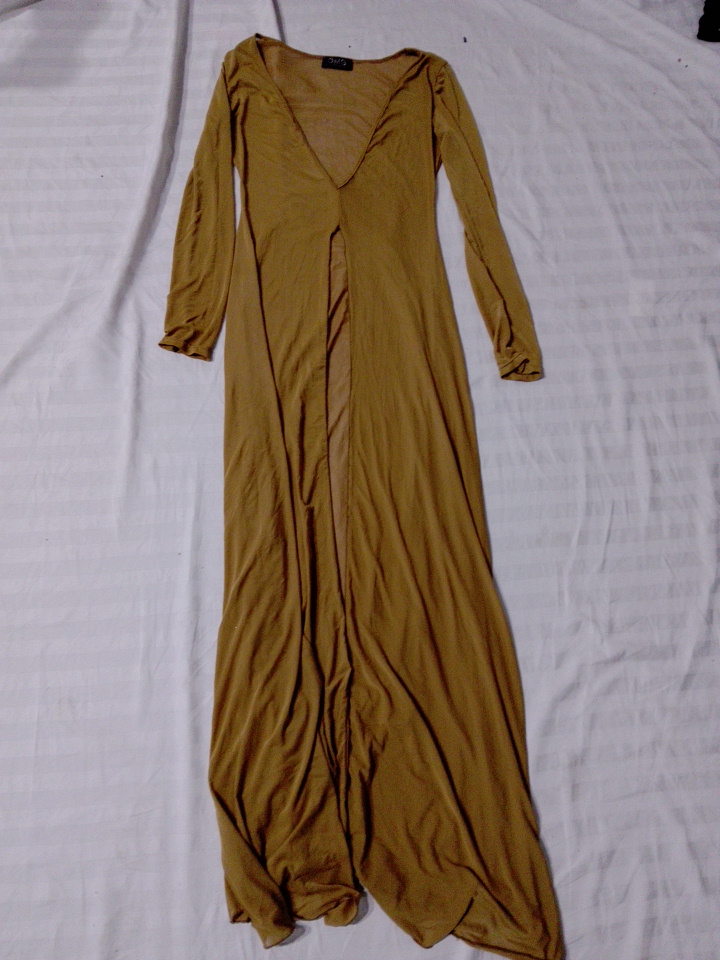 Braunes langärmliges Maxikleid