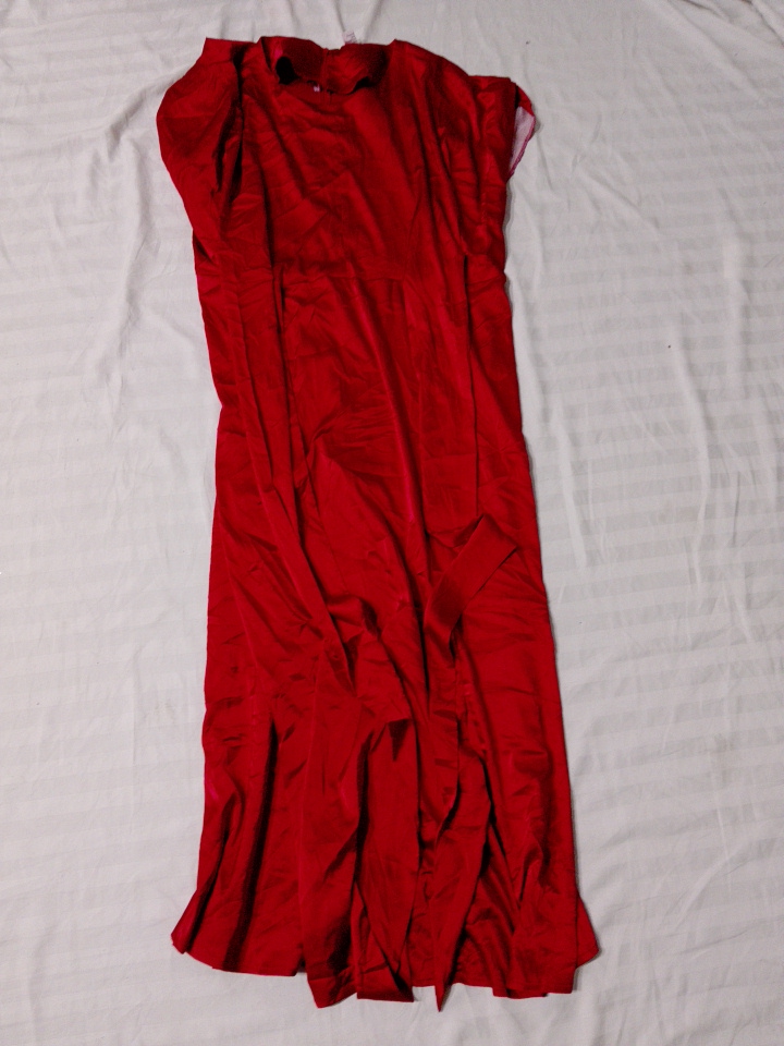 Rotes ärmelloses Kleid