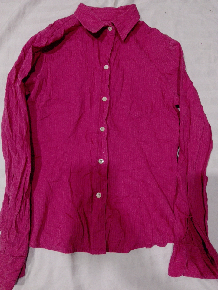 Chemise rose à col boutonné