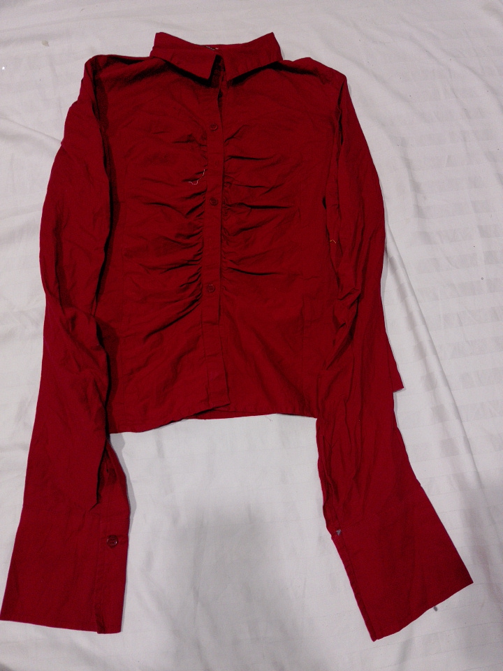 Chemise rouge pour femmes à boutons