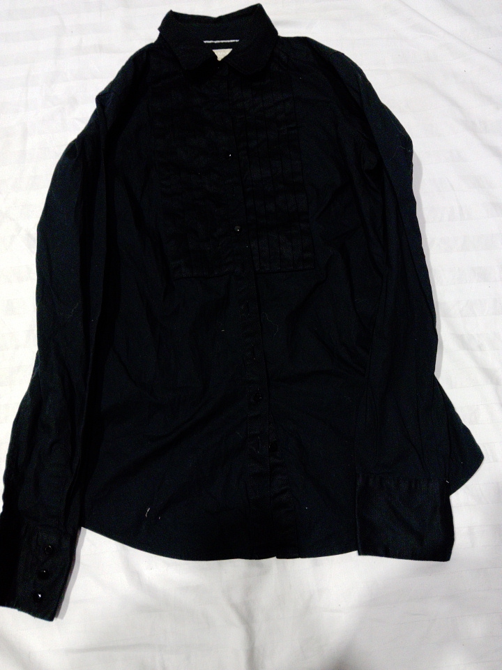 ブラックコットン長袖シャツ