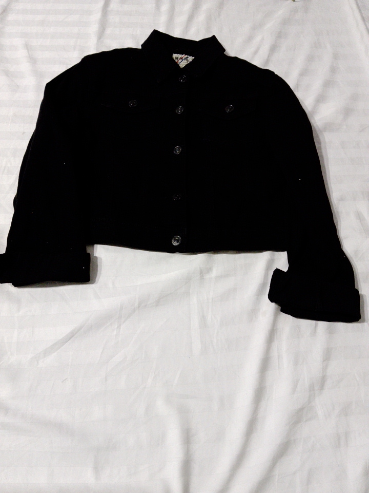 ブラッククロップドカーディガン