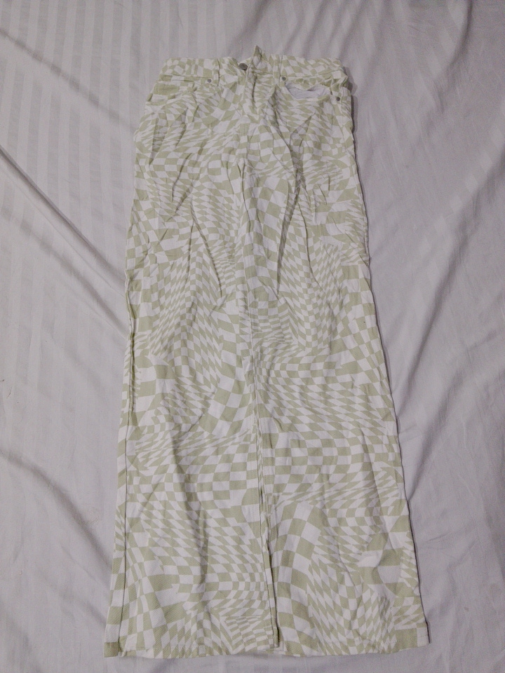 Grün und Weiß karierten Hosen