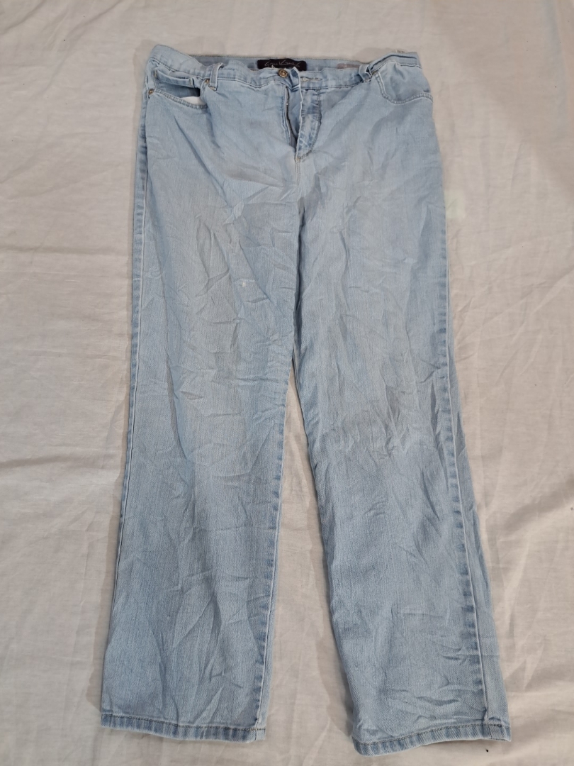 Gloria Vanderbilt Light Wash Jeans