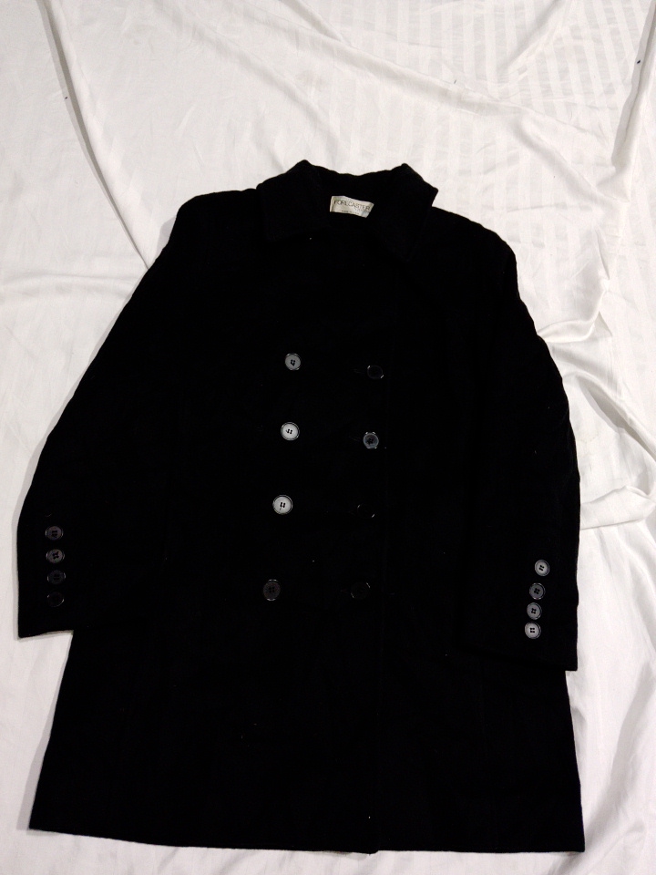 Schwarzer Kleidermantel von Forcaster