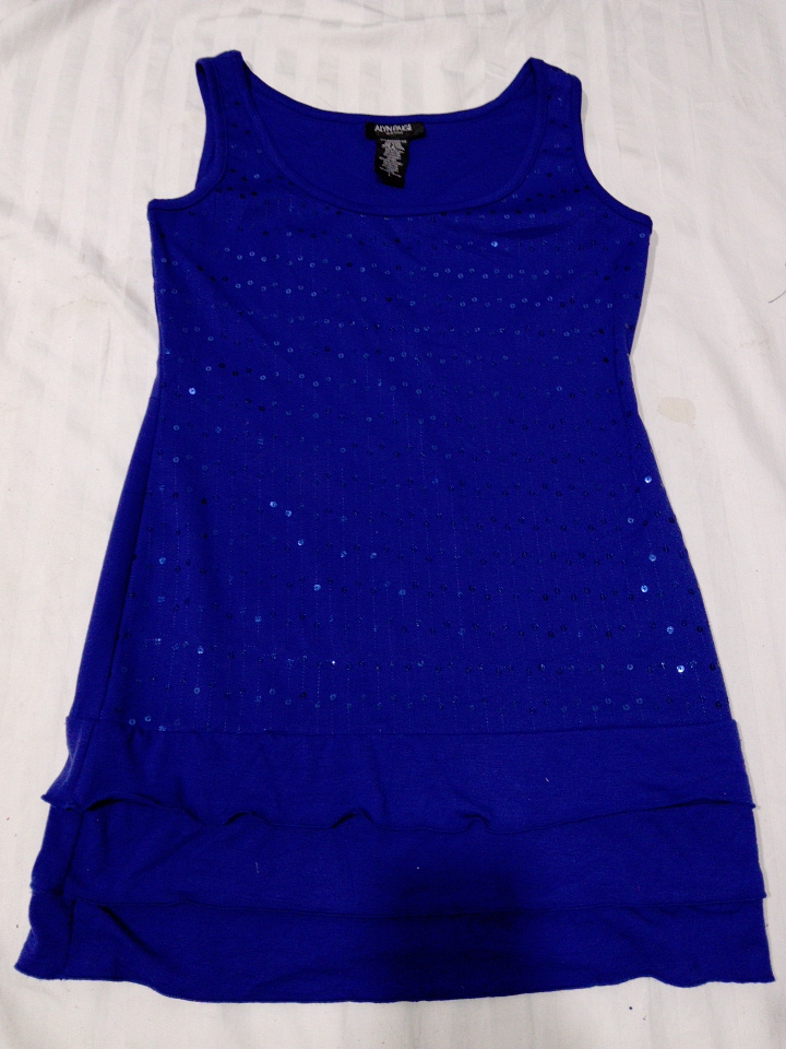 Top Sem Mangas Azul Royal com Lantejoulas