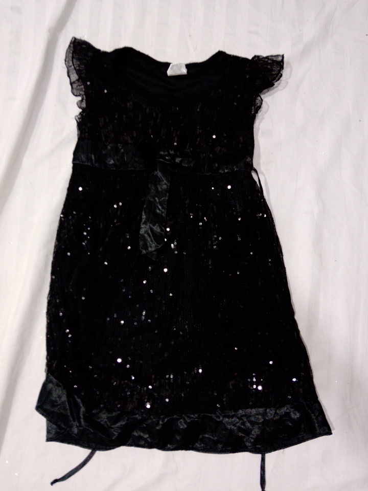 Vestido Preto com Lantejoulas