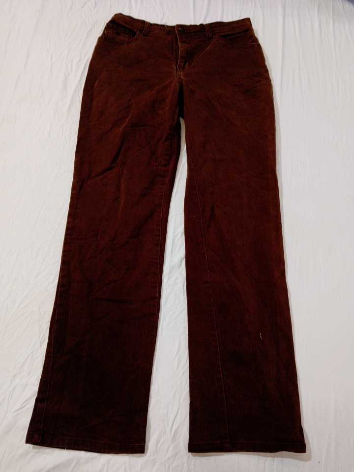 Pantalon en velours côtelé marron