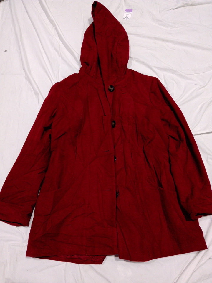 Giacca rossa con cappuccio