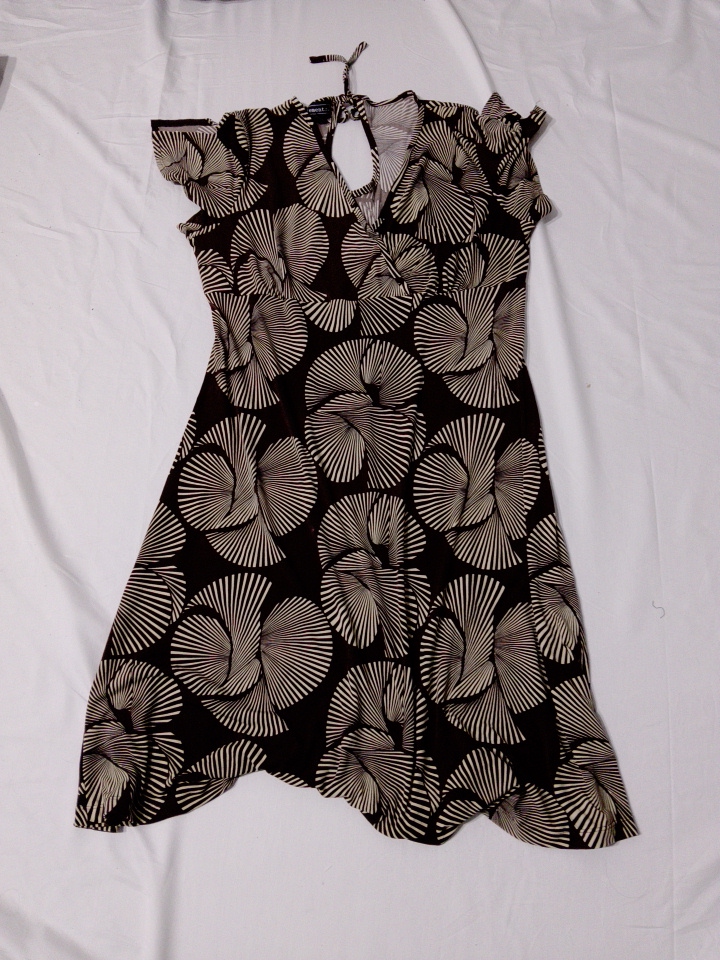 Element Black and Beige Abstract Print V-Neck Ruff..