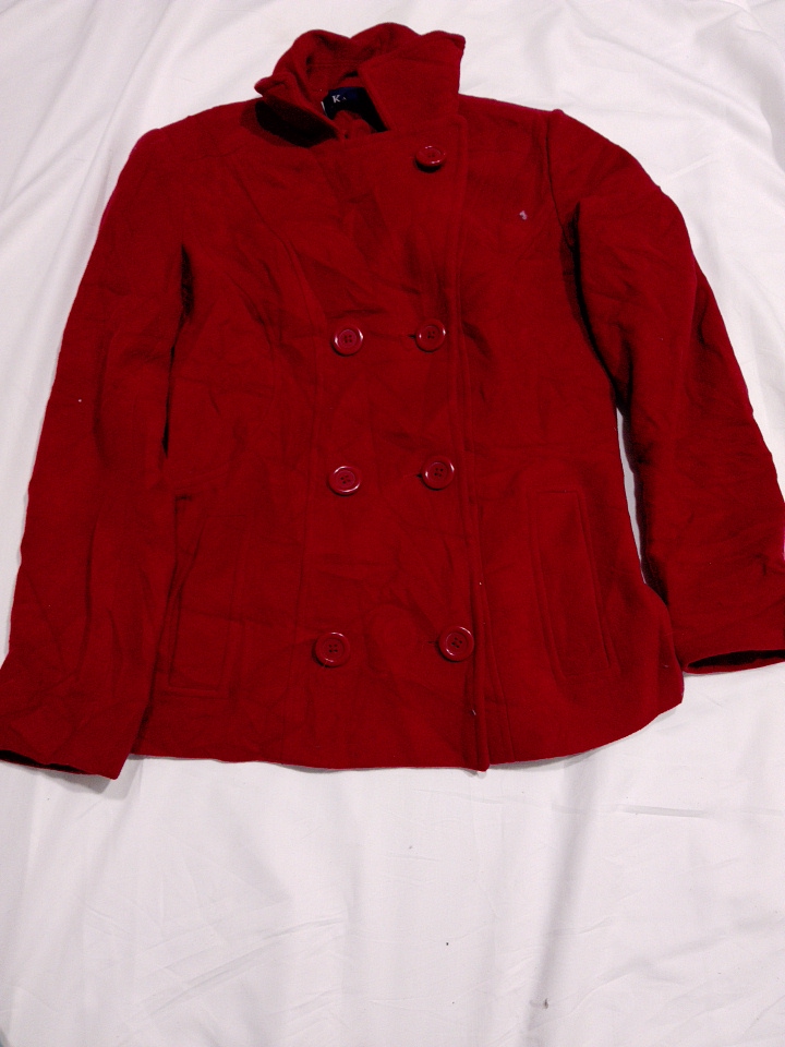 Veste en laine rouge à double boutonnage par Kanne