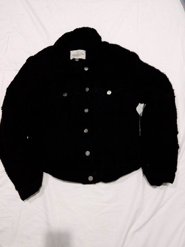 Veste en denim style fourrure synthétique noire av..