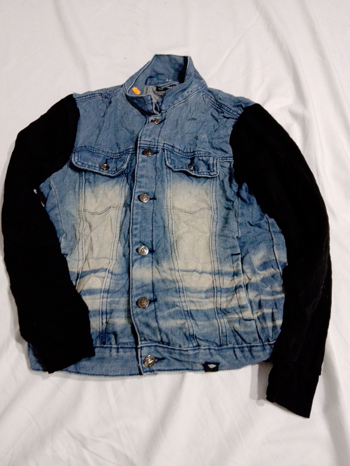 Enzo Denim-Jacke mit schwarzen Ärmeln - XL