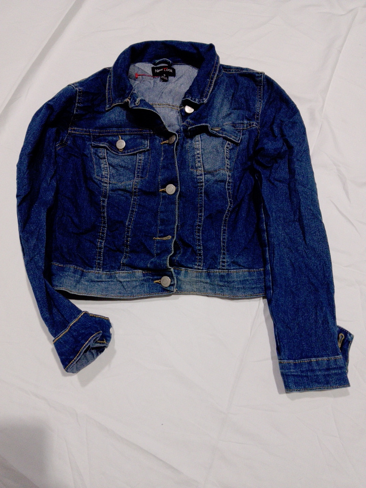 Neue Look blaue Denimjacke mit klassischem Kragen ..