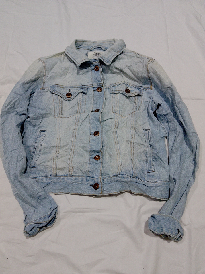 Forever 21 Light Wash Denim Jacket with Button Fro..