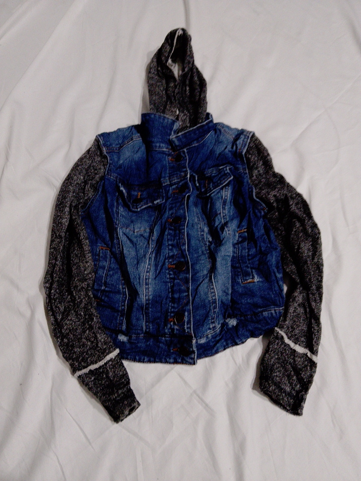 Moss Supply Kapuzen-Denimjacke mit Strickärmel in ..