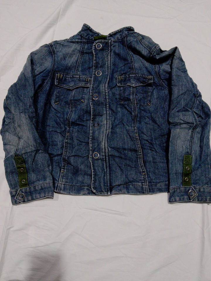 Veste en denim Avenue Jeans avec des accents de ma..