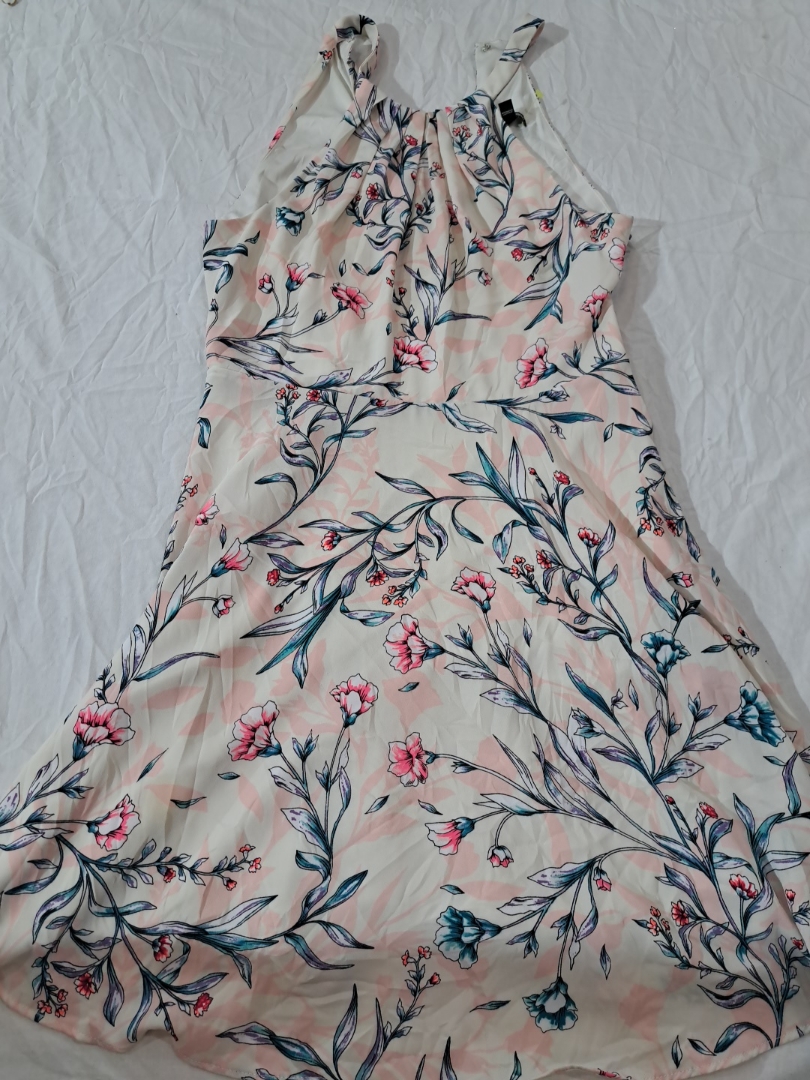 Express Floral Print Halter Neck Mini Dress in Pin..