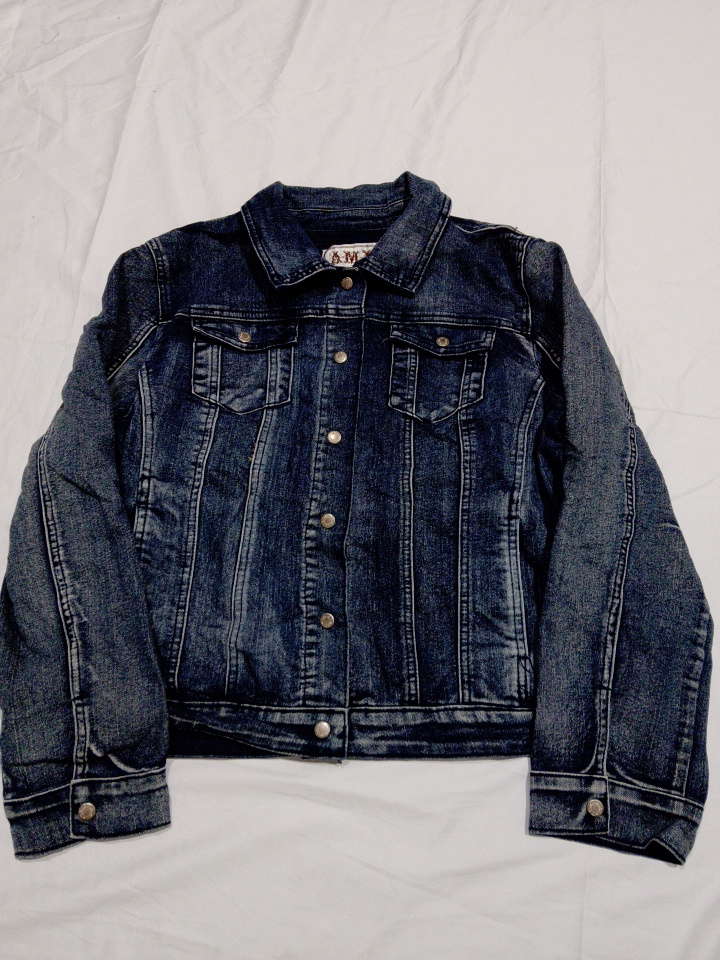 Veste en denim AMX avec bouton classique à l'avant