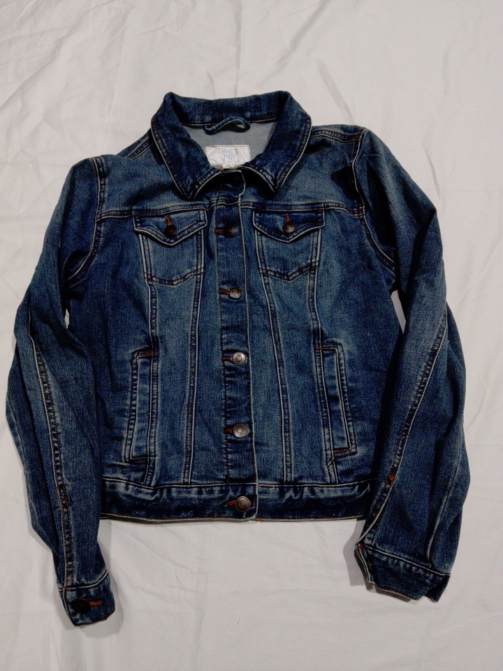 Classic Blue Denim Jacket with Pointed Collar