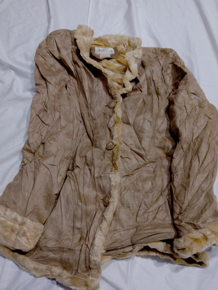 Veste en cuir suédé avec bordure en fourrure Carol..