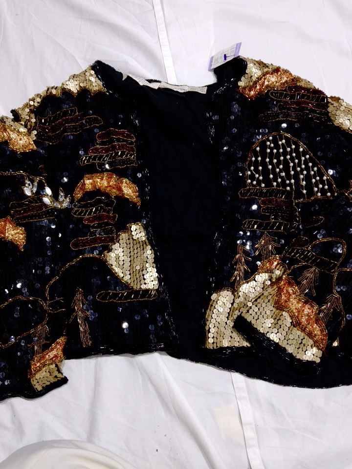 Chanson d'Amour Schwarze Paillettenbestickte Jacke