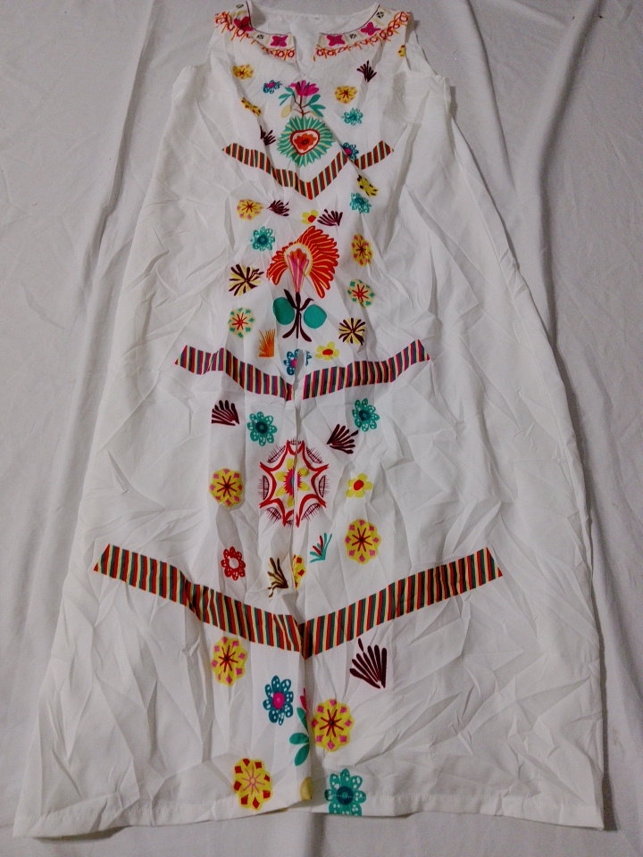 Weiße bestickte ärmellose Bluse