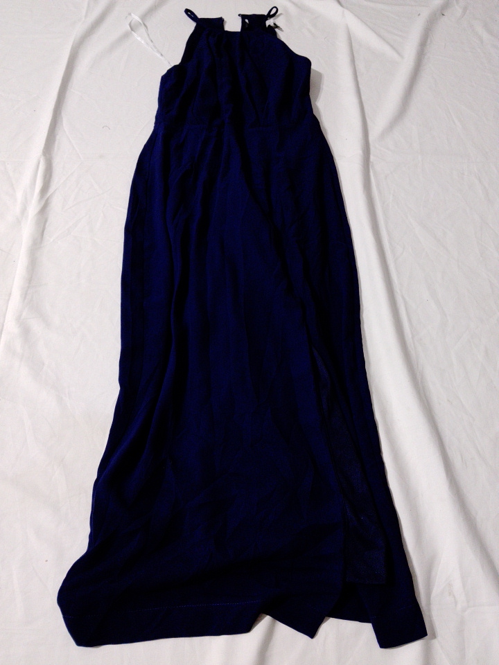 Vestido Maxi com Alças Finas em Azul Marinho