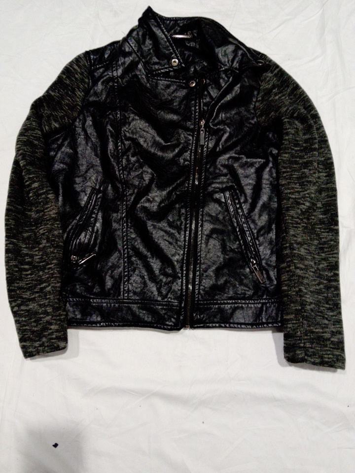 Veste en cuir noir sans marque