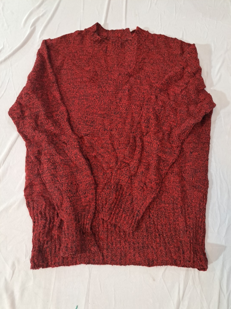 Pull en tricot rouge