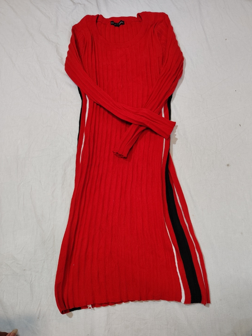 Vestido Maxi de Tricô Vermelho Quase Famoso