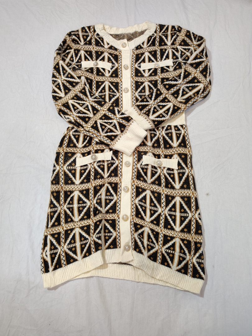 Veste cardigan tricotée noire et blanche sans marq..