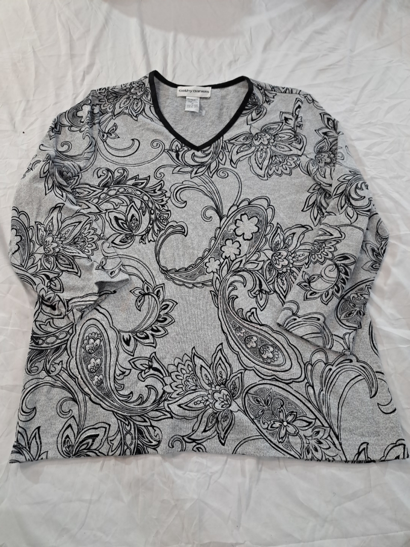 Cathy Daniels Printed V-Neck Blouse