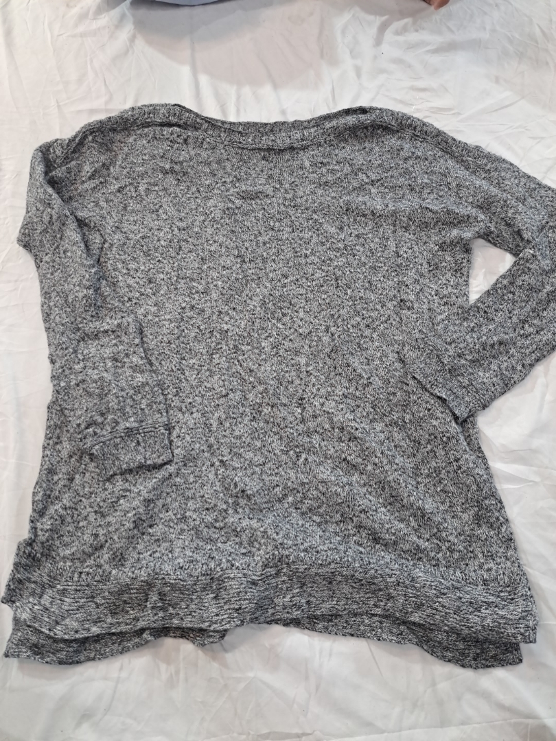 Old Navy Gray Knit Sweater