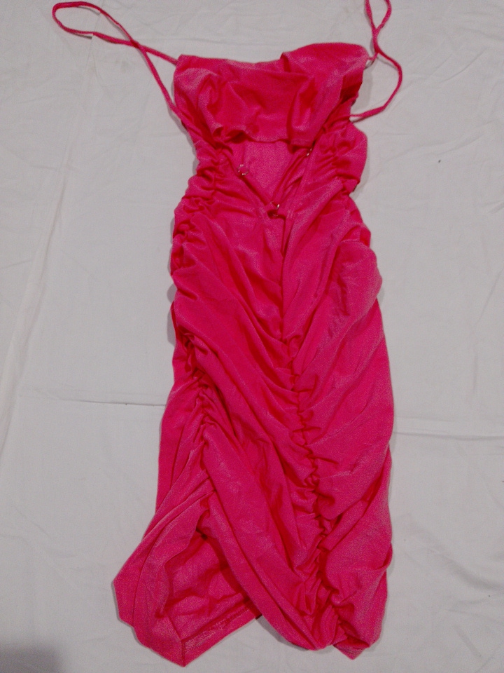 Vestido Mini com Alças Finas em Rosa Choque