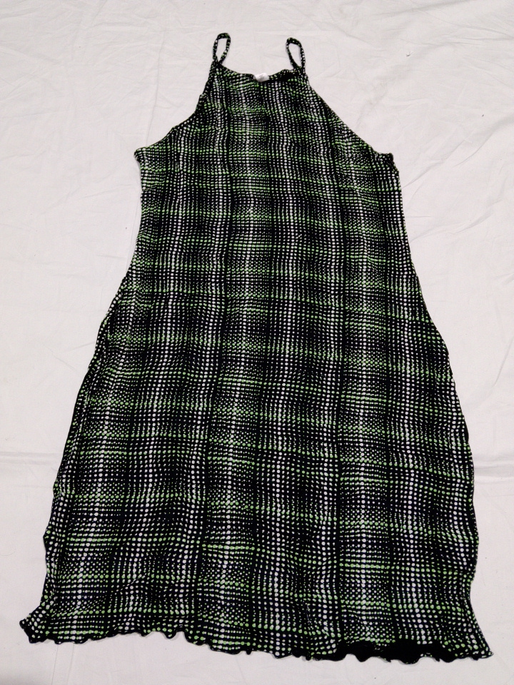 Robe mini à bretelles spaghetti en tartan noir et ..